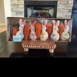 Bunny and Carrot Garland-NWT